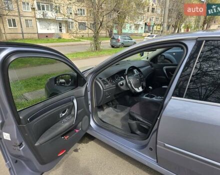 Серый Рено Лагуна, объемом двигателя 1.5 л и пробегом 310 тыс. км за 5300 $, фото 4 на Automoto.ua