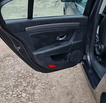 Серый Рено Лагуна, объемом двигателя 1.5 л и пробегом 272 тыс. км за 6800 $, фото 14 на Automoto.ua