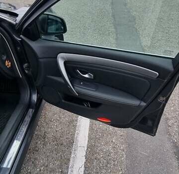 Серый Рено Лагуна, объемом двигателя 1.5 л и пробегом 272 тыс. км за 6800 $, фото 15 на Automoto.ua