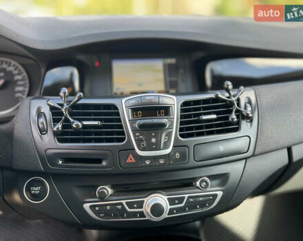 Серый Рено Лагуна, объемом двигателя 2 л и пробегом 275 тыс. км за 6900 $, фото 25 на Automoto.ua