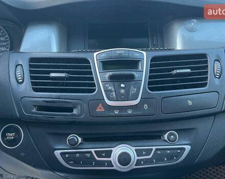 Рено Лагуна 2012 в Коломые на Automoto.ua Серый Рено Лагуна, объемом двигателя 1.46 л и пробегом 238 тыс. км за 7800 $, фото 11 на Automoto.ua