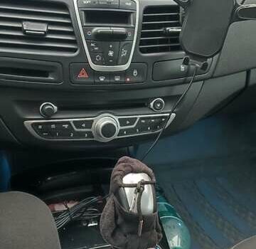 Серый Рено Лагуна, объемом двигателя 2 л и пробегом 220 тыс. км за 8299 $, фото 5 на Automoto.ua