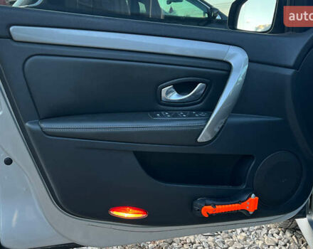 Рено Лагуна 2012 в Коломые на Automoto.ua Серый Рено Лагуна, объемом двигателя 1.46 л и пробегом 238 тыс. км за 7800 $, фото 23 на Automoto.ua