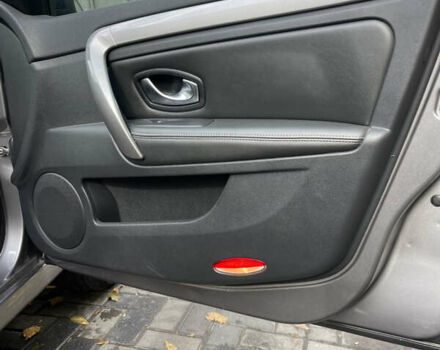 Сірий Рено Лагуна, об'ємом двигуна 1.5 л та пробігом 270 тис. км за 8300 $, фото 19 на Automoto.ua