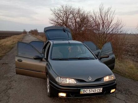 Рено Лагуна 1995 в Бродах на Automoto.ua Серый Рено Лагуна, объемом двигателя 1.79 л и пробегом 250 тыс. км за 2800 $, фото 1 на Automoto.ua