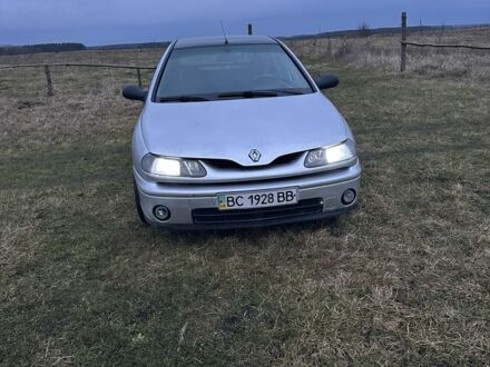 Сірий Рено Лагуна, об'ємом двигуна 1.8 л та пробігом 310 тис. км за 2100 $, фото 1 на Automoto.ua