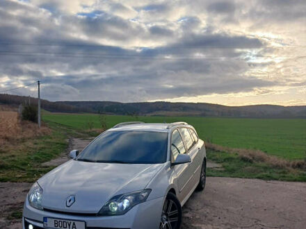 Рено Лагуна 2008 в Дубно на Automoto.ua Серый Рено Лагуна, объемом двигателя 2 л и пробегом 250 тыс. км за 7500 $, фото 1 на Automoto.ua