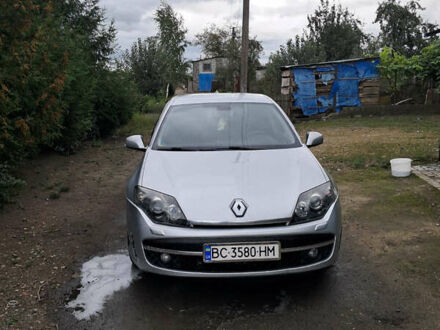 Рено Лагуна 2010 в Пустомытах на Automoto.ua Серый Рено Лагуна, объемом двигателя 1.46 л и пробегом 250 тыс. км за 5500 $, фото 1 на Automoto.ua