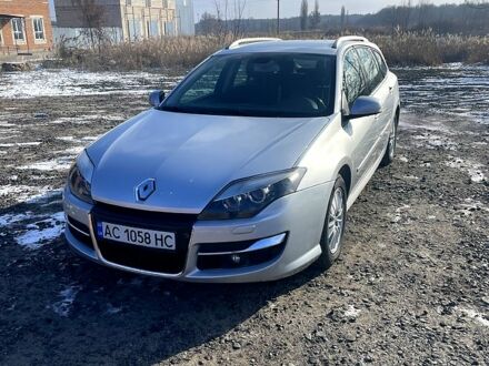 Рено Лагуна 2011 в Краснокутске на Automoto.ua Серый Рено Лагуна, объемом двигателя 2 л и пробегом 327 тыс. км за 6800 $, фото 1 на Automoto.ua