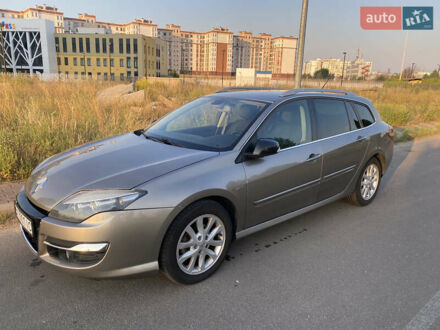 Рено Лагуна 2012 у Києві на Automoto.ua Сірий Рено Лагуна, об'ємом двигуна 1.46 л та пробігом 232 тис. км за 9500 $, фото 1 на Automoto.ua
