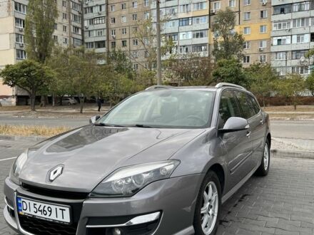 Рено Лагуна 2013 в Каменское - Днепродзержинск на Automoto.ua Серый Рено Лагуна, объемом двигателя 0 л и пробегом 270 тыс. км за 7600 $, фото 1 на Automoto.ua