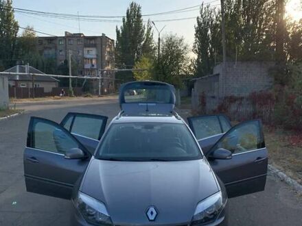 Рено Лагуна 2014 в Славянске на Automoto.ua Серый Рено Лагуна, объемом двигателя 1.5 л и пробегом 250 тыс. км за 8000 $, фото 1 на Automoto.ua