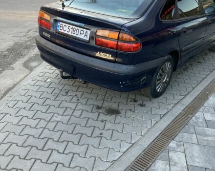 Синий Рено Лагуна, объемом двигателя 1.6 л и пробегом 300 тыс. км за 1850 $, фото 2 на Automoto.ua