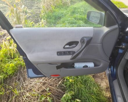 Синий Рено Лагуна, объемом двигателя 1.9 л и пробегом 203 тыс. км за 2799 $, фото 4 на Automoto.ua