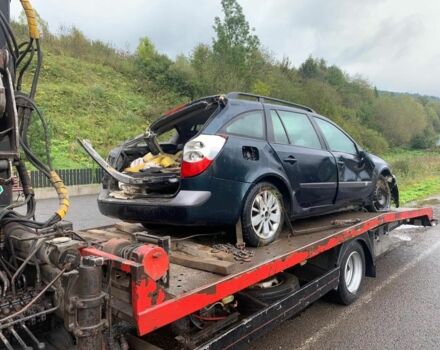 Синій Рено Лагуна, об'ємом двигуна 0 л та пробігом 348 тис. км за 800 $, фото 2 на Automoto.ua