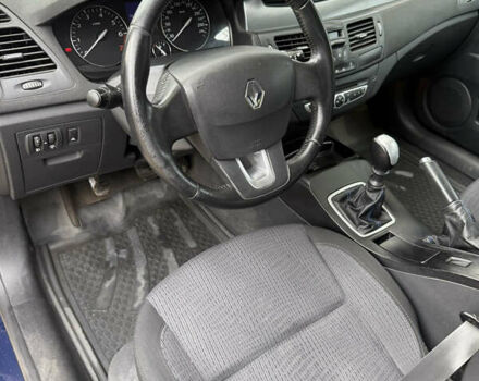 Рено Лагуна 2008 в Кременчуге на Automoto.ua Синий Рено Лагуна, объемом двигателя 2 л и пробегом 300 тыс. км за 6200 $, фото 4 на Automoto.ua