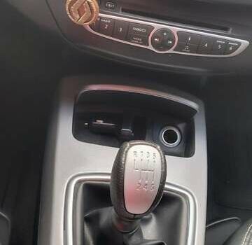 Рено Лагуна 2008 в Каменское - Днепродзержинск на Automoto.ua Синий Рено Лагуна, объемом двигателя 1.46 л и пробегом 276 тыс. км за 6400 $, фото 26 на Automoto.ua