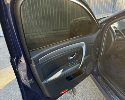 Рено Лагуна 2008 в Киеве на Automoto.ua Синий Рено Лагуна, объемом двигателя 1.46 л и пробегом 285 тыс. км за 7000 $, фото 27 на Automoto.ua