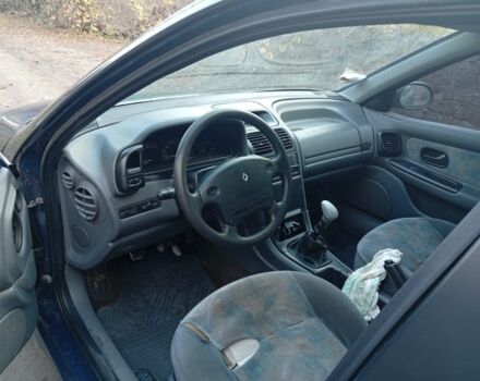 Синий Рено Лагуна, объемом двигателя 2 л и пробегом 200 тыс. км за 850 $, фото 4 на Automoto.ua