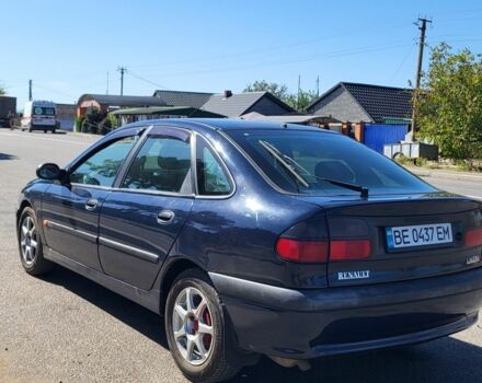 Синий Рено Лагуна, объемом двигателя 1.8 л и пробегом 380 тыс. км за 1899 $, фото 9 на Automoto.ua