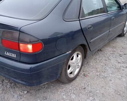 Синий Рено Лагуна, объемом двигателя 1.8 л и пробегом 270 тыс. км за 1900 $, фото 2 на Automoto.ua