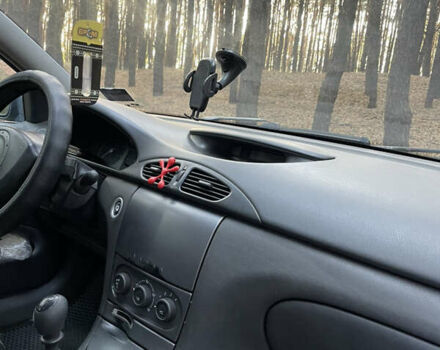 Синий Рено Лагуна, объемом двигателя 1.87 л и пробегом 355 тыс. км за 3400 $, фото 12 на Automoto.ua