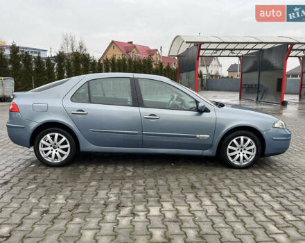 Синий Рено Лагуна, объемом двигателя 2.2 л и пробегом 324 тыс. км за 3600 $, фото 4 на Automoto.ua