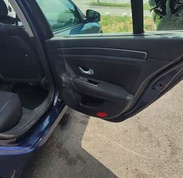 Синій Рено Лагуна, об'ємом двигуна 2 л та пробігом 221 тис. км за 5600 $, фото 9 на Automoto.ua