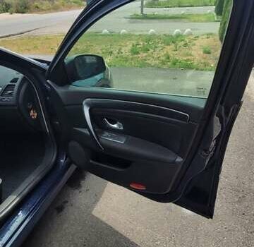 Синій Рено Лагуна, об'ємом двигуна 2 л та пробігом 221 тис. км за 5600 $, фото 4 на Automoto.ua