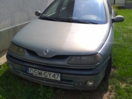 Рено Лагуна 1999 в Вижнице на Automoto.ua Синий Рено Лагуна, объемом двигателя 1.6 л и пробегом 350 тыс. км за 600 $, фото 1 на Automoto.ua