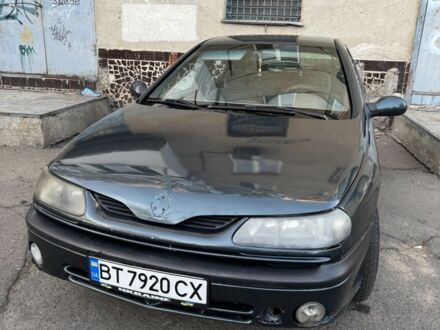 Синій Рено Лагуна, об'ємом двигуна 2 л та пробігом 370 тис. км за 2000 $, фото 1 на Automoto.ua