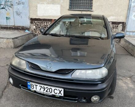 Синий Рено Лагуна, объемом двигателя 2 л и пробегом 370 тыс. км за 2000 $, фото 1 на Automoto.ua