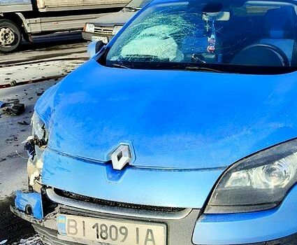 Синій Рено Лагуна, об'ємом двигуна 1.5 л та пробігом 350 тис. км за 3200 $, фото 1 на Automoto.ua