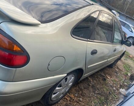 Зелений Рено Лагуна, об'ємом двигуна 1.8 л та пробігом 95 тис. км за 2000 $, фото 3 на Automoto.ua