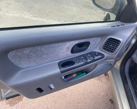 Зелений Рено Лагуна, об'ємом двигуна 1.8 л та пробігом 95 тис. км за 2000 $, фото 11 на Automoto.ua