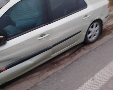 Зеленый Рено Лагуна, объемом двигателя 2 л и пробегом 200 тыс. км за 1300 $, фото 2 на Automoto.ua