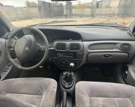 Зеленый Рено Лагуна, объемом двигателя 1.9 л и пробегом 350 тыс. км за 1500 $, фото 7 на Automoto.ua