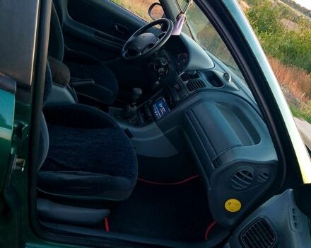 Зеленый Рено Лагуна, объемом двигателя 2 л и пробегом 0 тыс. км за 2800 $, фото 3 на Automoto.ua