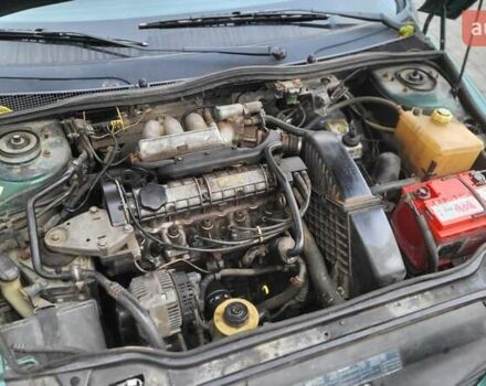 Зеленый Рено Лагуна, объемом двигателя 2 л и пробегом 241 тыс. км за 2600 $, фото 4 на Automoto.ua