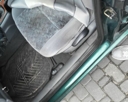 Зеленый Рено Лагуна, объемом двигателя 2 л и пробегом 241 тыс. км за 2500 $, фото 3 на Automoto.ua