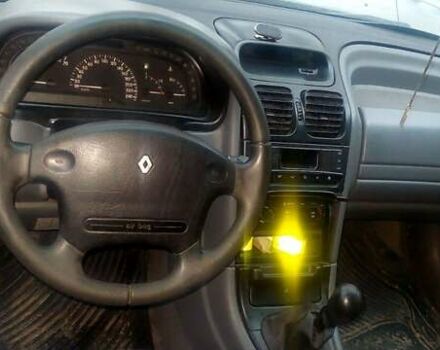 Зелений Рено Лагуна, об'ємом двигуна 1.8 л та пробігом 650 тис. км за 1700 $, фото 6 на Automoto.ua