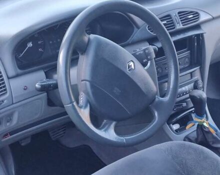 Зеленый Рено Лагуна, объемом двигателя 1.8 л и пробегом 260 тыс. км за 3200 $, фото 5 на Automoto.ua