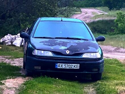 Зелений Рено Лагуна, об'ємом двигуна 2 л та пробігом 0 тис. км за 2000 $, фото 1 на Automoto.ua