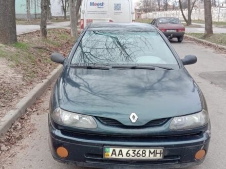 Зеленый Рено Лагуна, объемом двигателя 1.6 л и пробегом 300 тыс. км за 1800 $, фото 1 на Automoto.ua