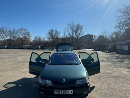 Рено Лагуна 1998 у Чернігові на Automoto.ua Зелений Рено Лагуна, об'ємом двигуна 1.8 л та пробігом 225 тис. км за 2450 $, фото 1 на Automoto.ua