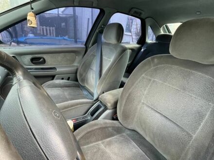 Зеленый Рено Лагуна, объемом двигателя 3 л и пробегом 350 тыс. км за 2200 $, фото 1 на Automoto.ua