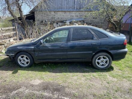 Рено Лагуна 1999 в Камень-Каширский на Automoto.ua Зеленый Рено Лагуна, объемом двигателя 1.9 л и пробегом 310 тыс. км за 550 $, фото 1 на Automoto.ua