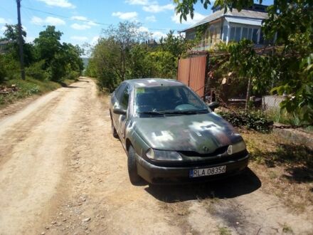 Зелений Рено Лагуна, об'ємом двигуна 2 л та пробігом 300 тис. км за 674 $, фото 1 на Automoto.ua