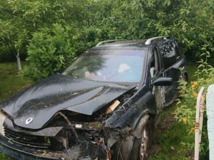 Рено Лагуна 2003 в Вижнице на Automoto.ua Зеленый Рено Лагуна, объемом двигателя 1.9 л и пробегом 476 тыс. км за 1300 $, фото 1 на Automoto.ua