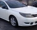 Белый Рено Латитьюд, объемом двигателя 2 л и пробегом 228 тыс. км за 8000 $, фото 3 на Automoto.ua